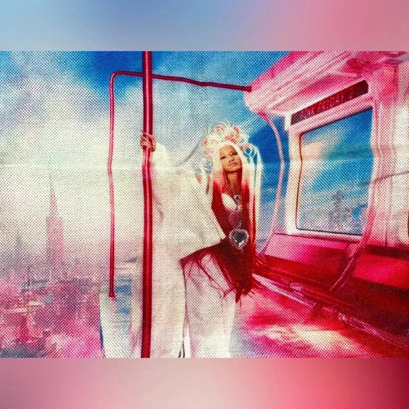 Nicki Minaj - Pink Friday  2 - - Picture 2 of 4